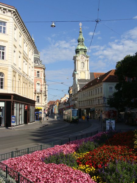 Downtown Graz and flowers 2146.JPG